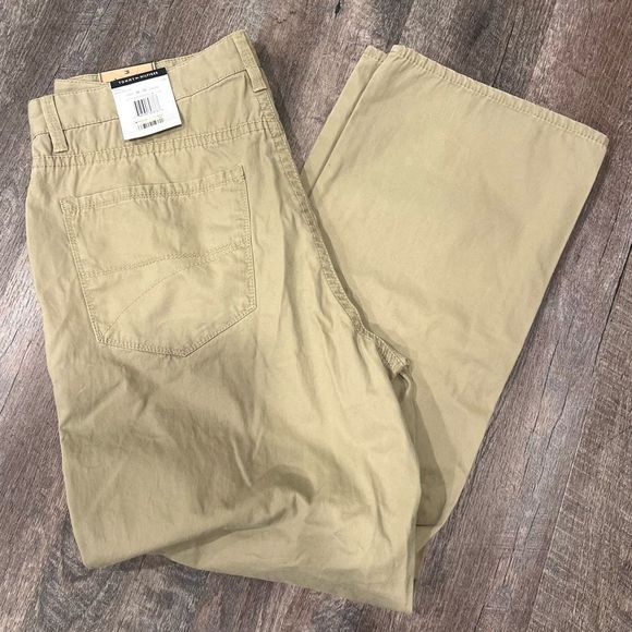 Tommy Hilfiger Other - Tommy Hilfiger Mens Khakis Pants